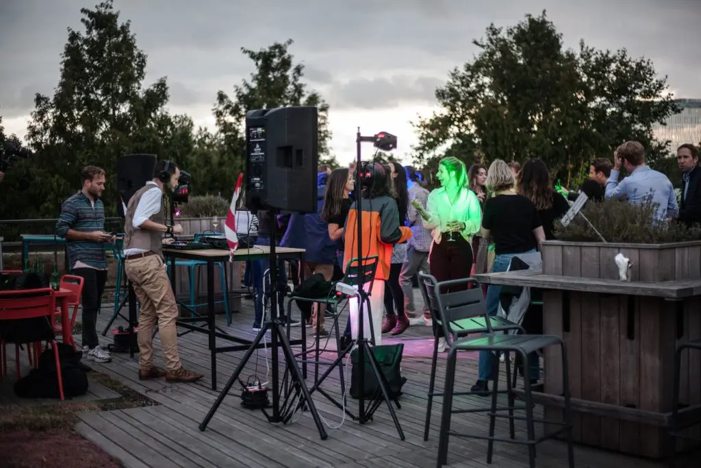 Flexible Veranstaltungsorte für alle Ihre Bedürfnisse. Unsere Veranstaltungsorte können so angepasst werden, dass sie jede Art von Veranstaltung in einer nachhaltigen, innovativen und eleganten Umgebung beherbergen und Ihre Gäste beeindrucken.