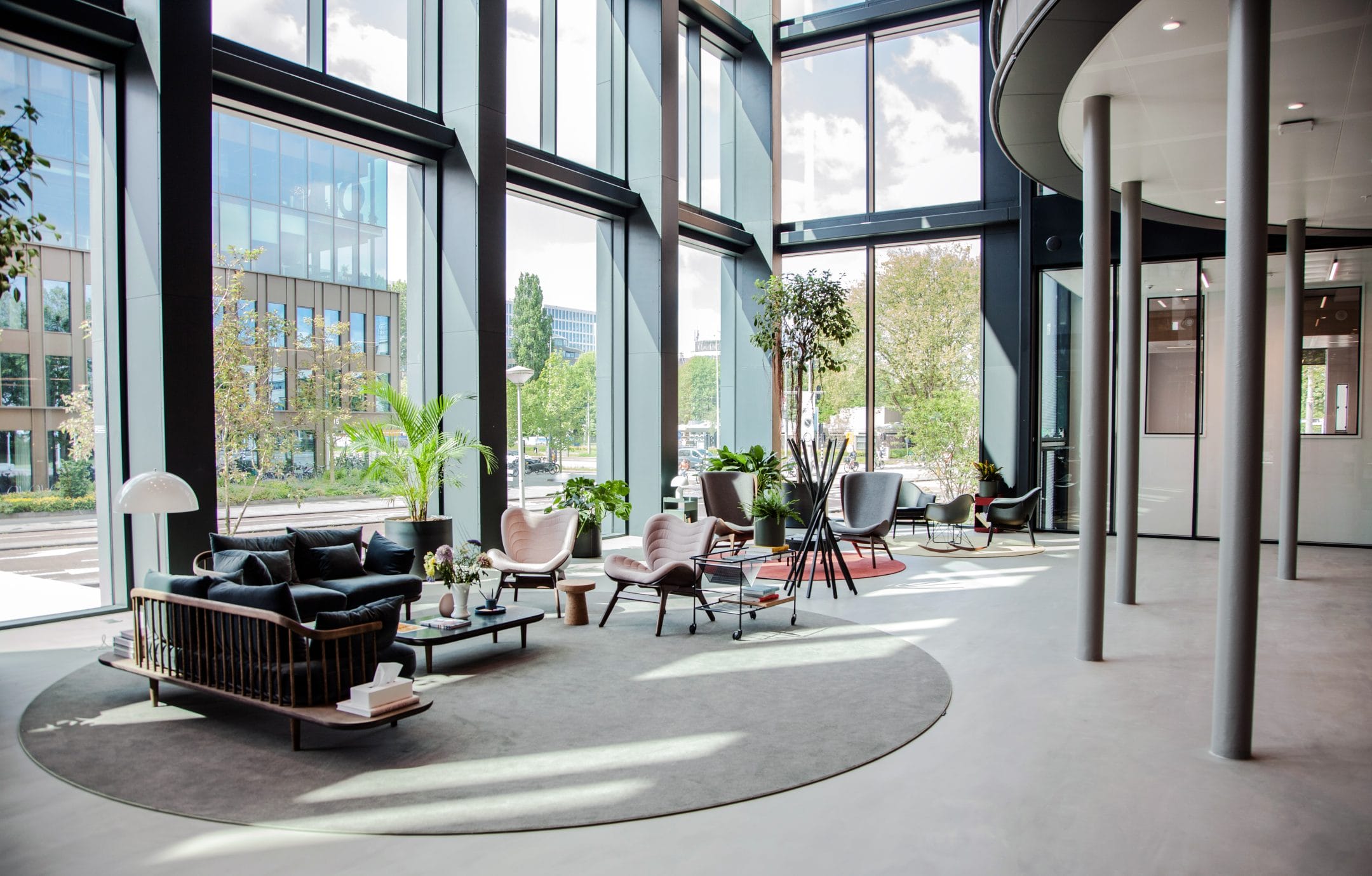 Private offices based on our company pillars: design, well being, technology, sustainability. And we add our hospitality to it.